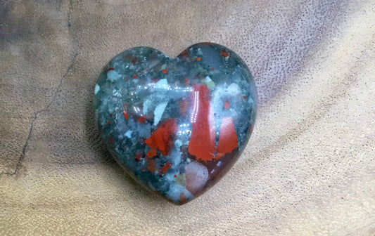 Puffed Heart ~ Bloodstone 1.5"